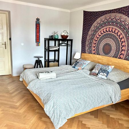 Appartamento Knk Vibrant Central Spacious Hideaway Hradec Králové Esterno foto